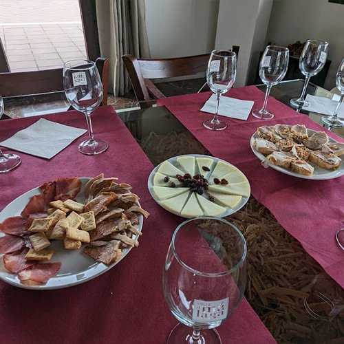 Wine tasting with local tapas