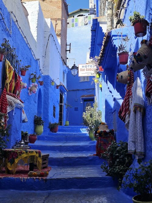 Blue street in Morocco for the Torremolinos to Morocco Day Trip.